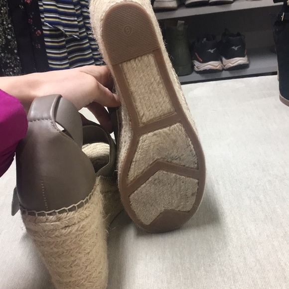 Marc Fisher Olive Green Suede & Gray Leather  Wedge with Gold Buckle - Picture 6 of 6